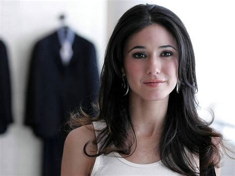 Emmanuelle Chriqui Details the Differences Between Sex Scenes。